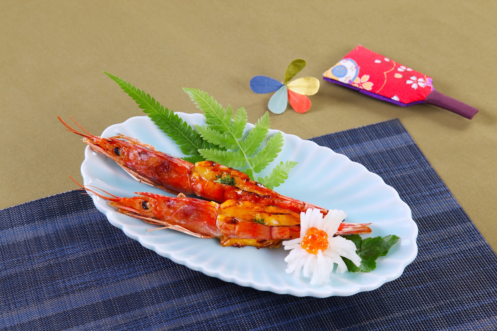 えびの黄金焼き 菊花大根添え